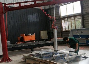 物流倉(cāng)庫(kù)為什么會(huì)用到智能提升機(jī)